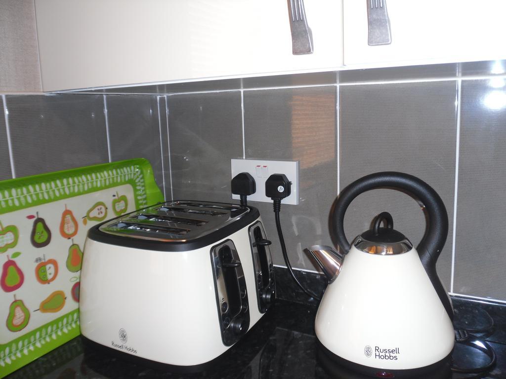 Claremont House Holiday Apartments ランディドノー 部屋 写真