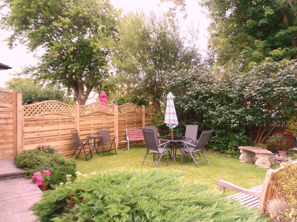 Claremont House Holiday Apartments ランディドノー 部屋 写真