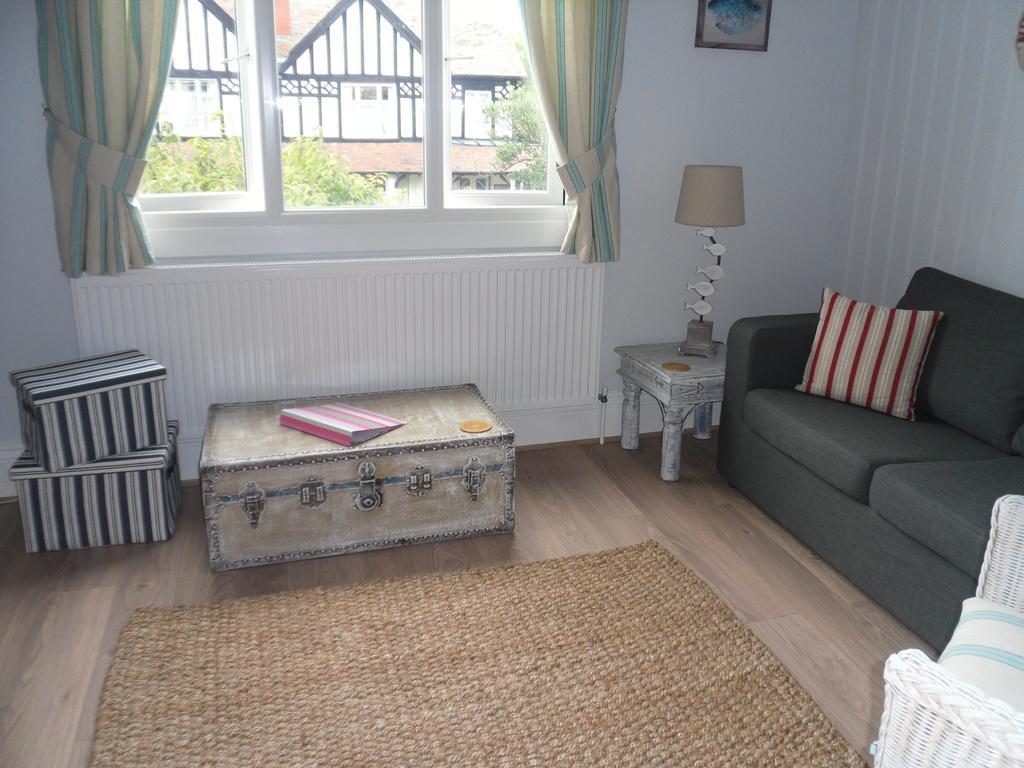 Claremont House Holiday Apartments ランディドノー 部屋 写真